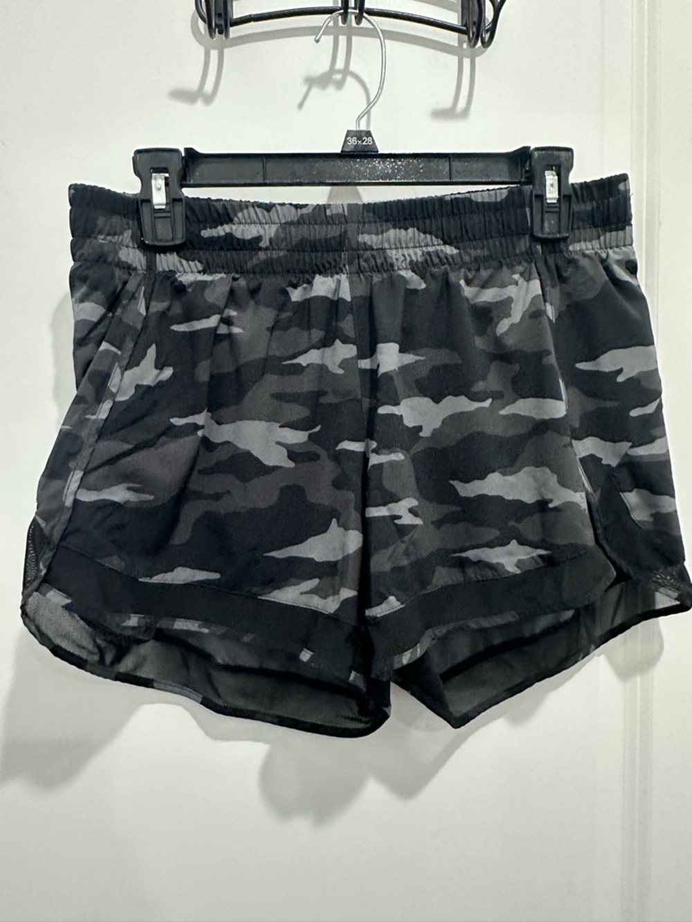 Athleta Printed Mesh Racer Run Short 4”Black & Gray Camo Running Shorts